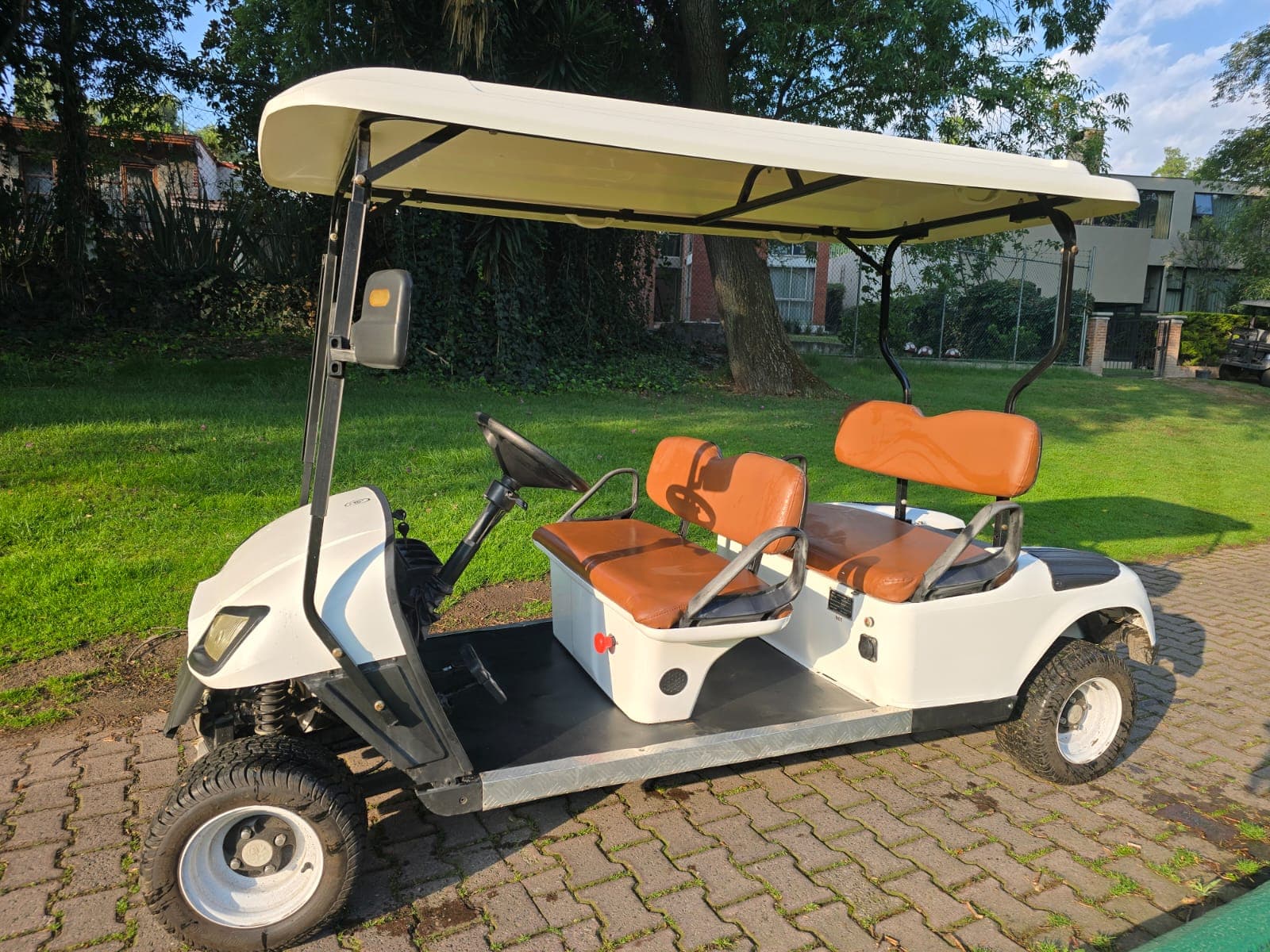 Eagle Limousine 2020 · 4 passengers